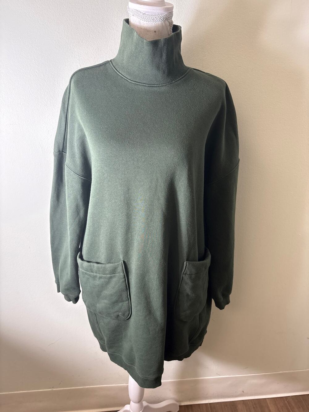 Pomander Place Dark Green Long Sleeve Turtleneck Dress  Sz S